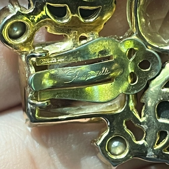 Clip-on earring by Schiaparelli 1950s - Picture 5 of 6